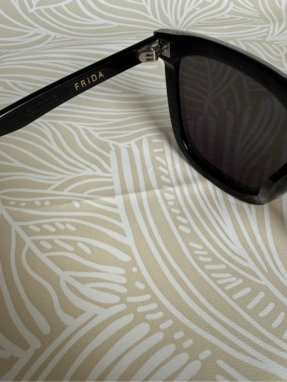 Gentle Monster Frida Black Square Sunglasses w/ Original Pouch
